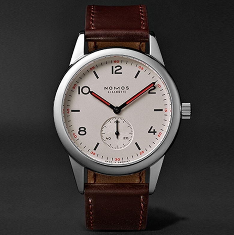 موقع MR PORTER يطرح ساعات NOMOS GLASHÜTTE الألمانية الراقية